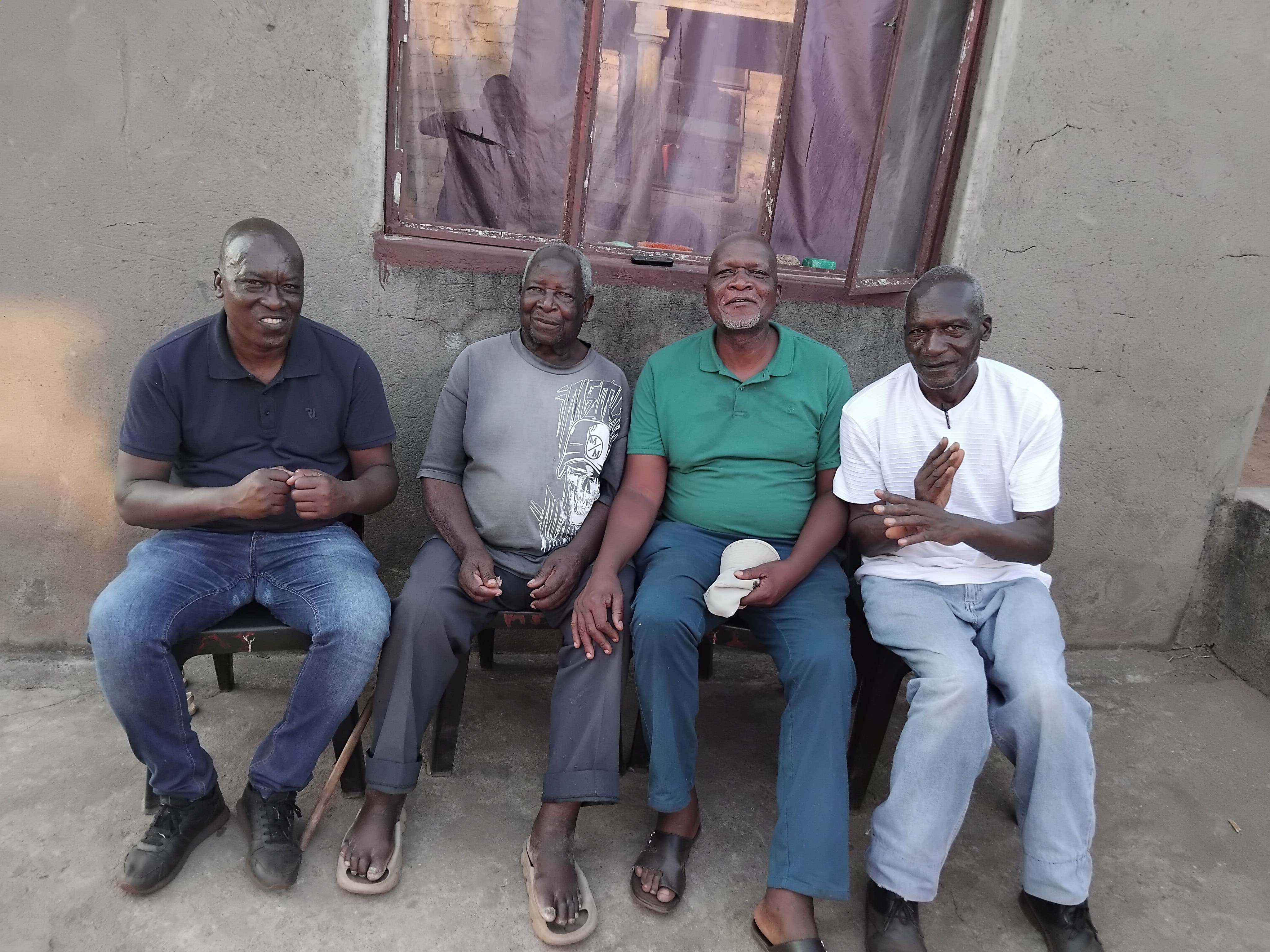 Vatukulu va Mulamula kusuka ka yindlu ya Nwa Khwenu na yindlu ya Nwa Mavanyisi loyi a nga duma ku i Nwakapakapa